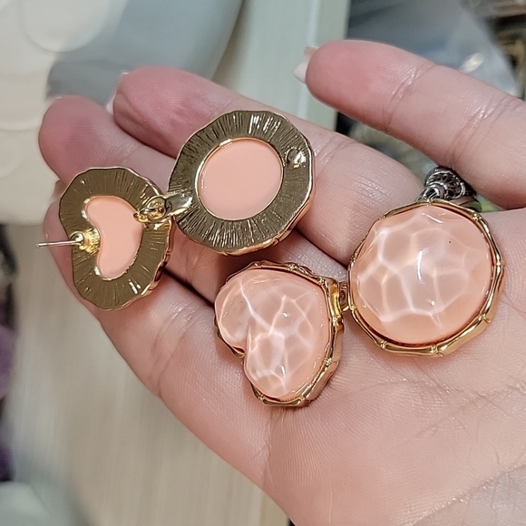 🔥LAST PAIR🔥 Reflection Illusion Peach Drop Earrings - Picture 7 of 8